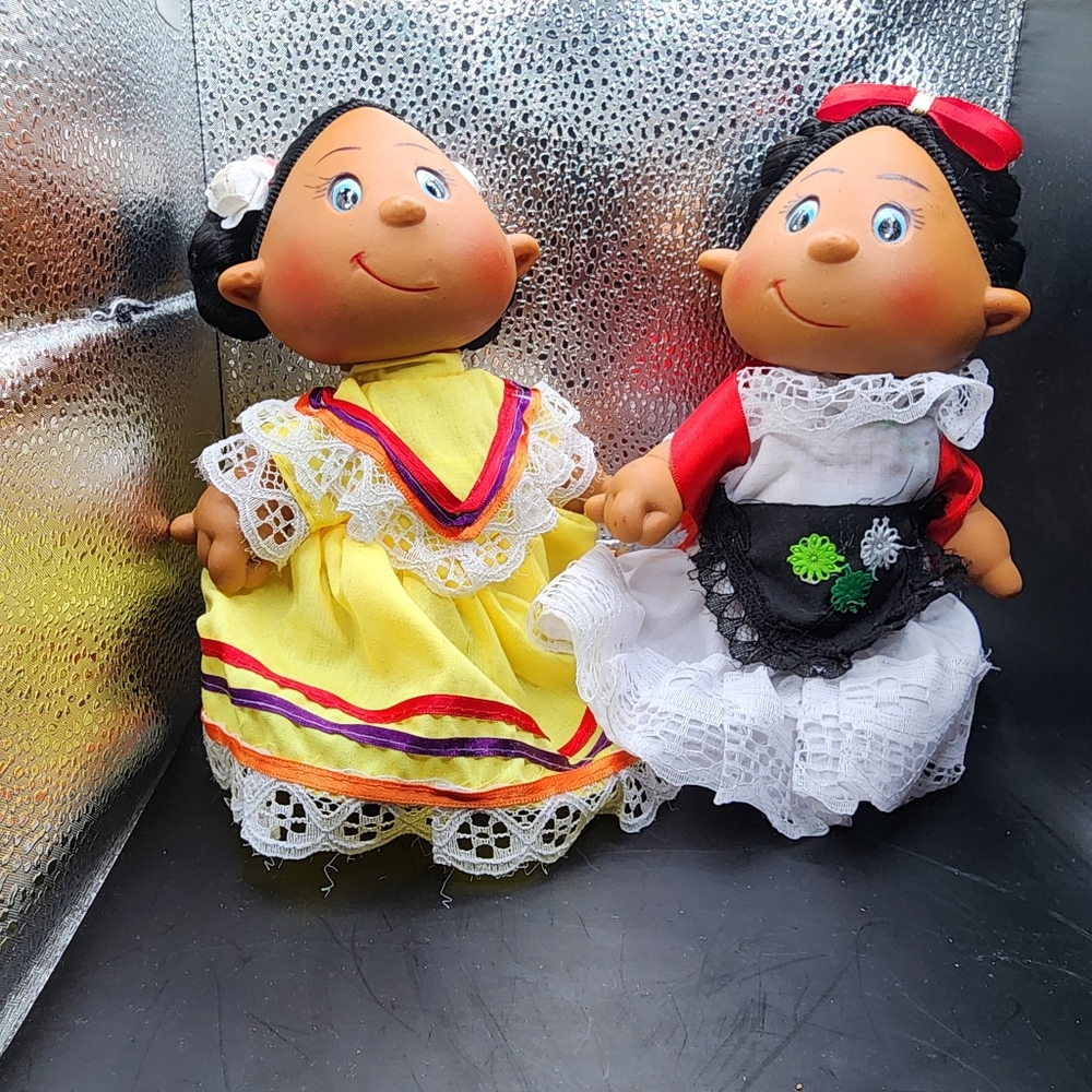 (2) Poblana and Veracruzana Dolls
